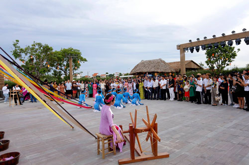 bà chúa tằm tang 2
