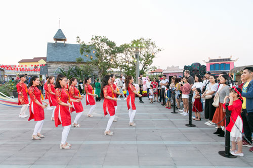 hoạt náo 3