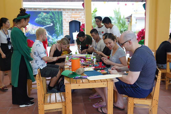 Tham gia các hoạt động ý nghĩa khác