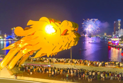 Đêm Đà nẵng trên sông Hàn 