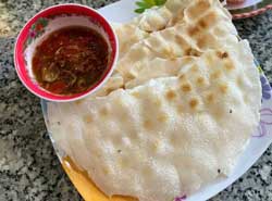 Bánh đập, hến xào Hội An, phải ăn tại Cẩm Nam